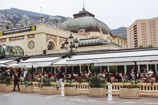 things to do in Monaco: The cafe de Paris is one of a must-visit places in Monaco because it is located just next to the famous casino.