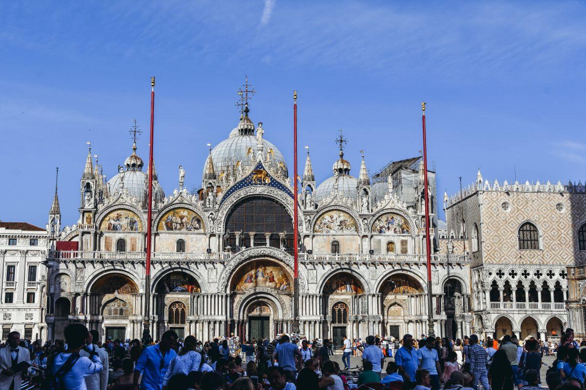 2 days in Venice: Visiting St. Mark’s Basilica is one of the best things to do in Venice in 2 days because this church is a perfect example of Italian-Byzantine architecture. Moreover, St. Mark’s Basilica is one of the most recognised landmarks in the work. This world-famous religious site also houses the remnants of St. Mark the Evangelist.