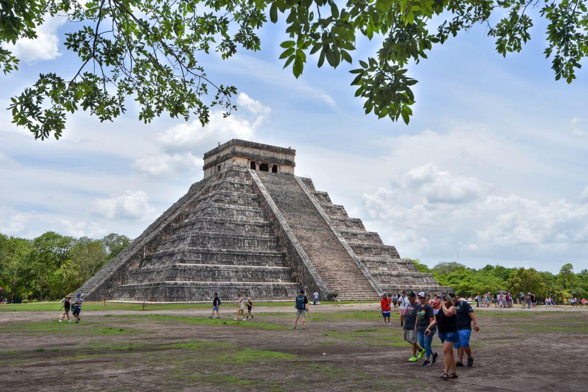 El Castillo pyramid facts - look at the numbers