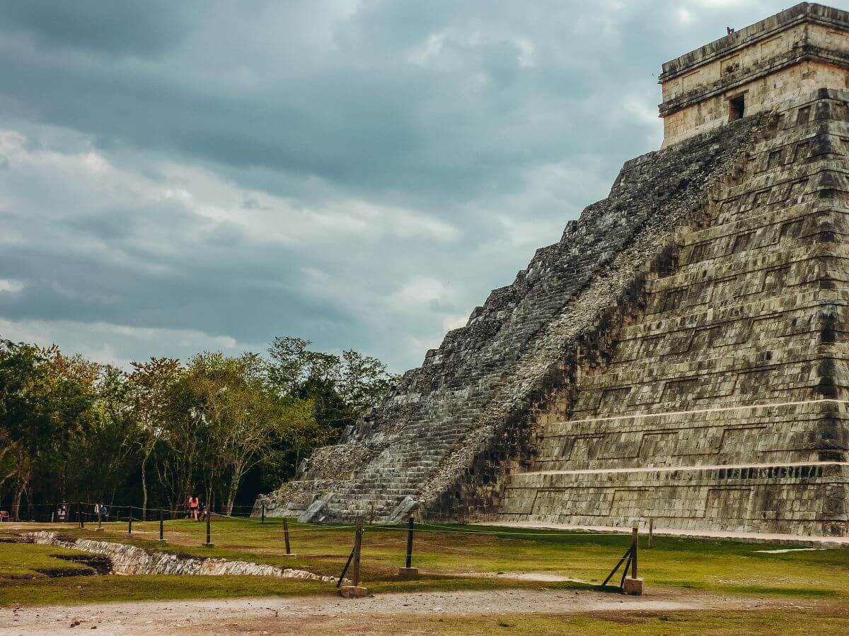 El Castillo - try the famous clap that sounds like a bird