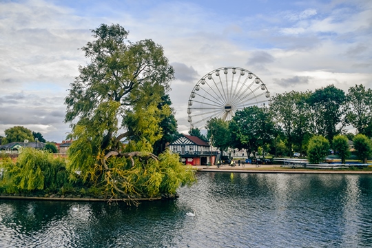 ride on Ferris Wheel on the banks of River Avon