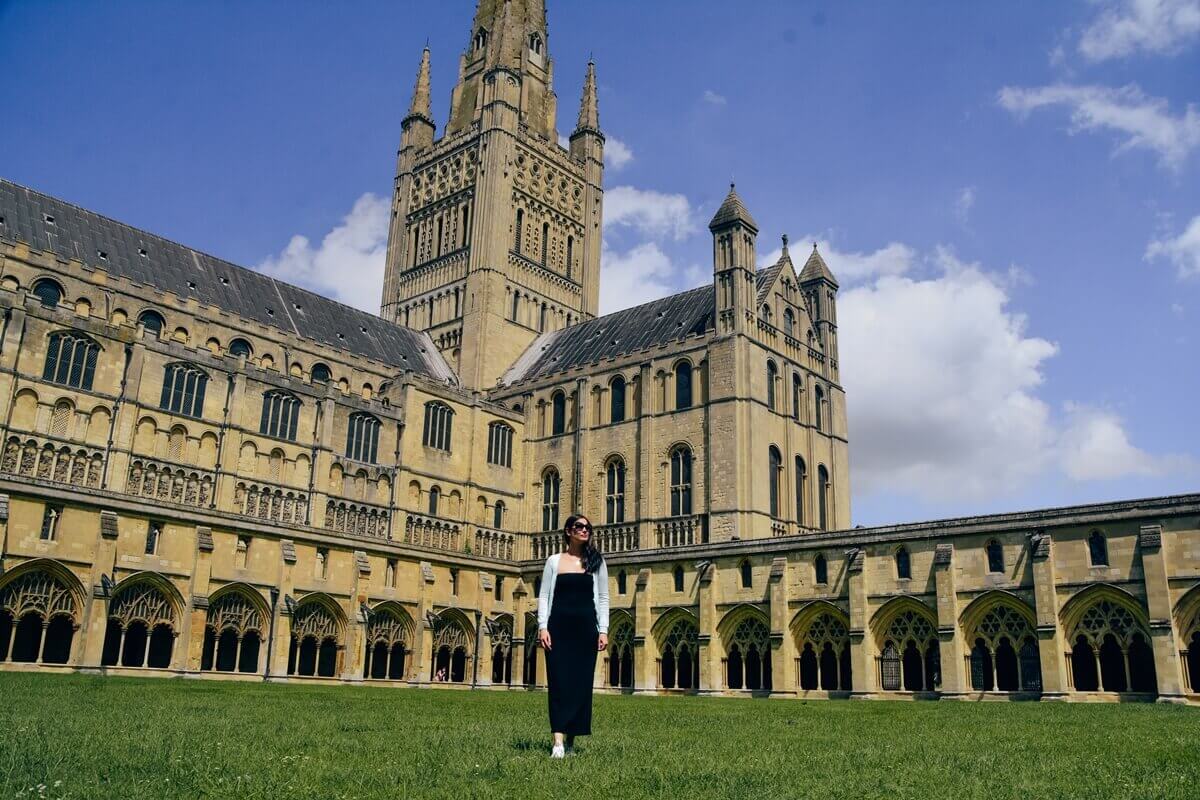 attractions in Norwich: Norwich Cathedral is of the top attractions in Norwich because it is one of the finest cathedrals in England. This iconic cathedral is one of the best examples of Romanesque architecture in Europe. You can find it in the historic centre.