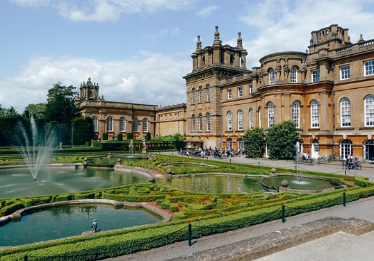 day trips from London: Spending a day at Blenheim Palace is one of the best day trips from London for culture lovers because this beautiful palace is a World Heritage Site and has beautiful gardens. What's more, Blenheim Palace is the birthplace of Sir Winston Churchill and Harry Potter fans can also find here the Harry Potter Tree by the lake. 