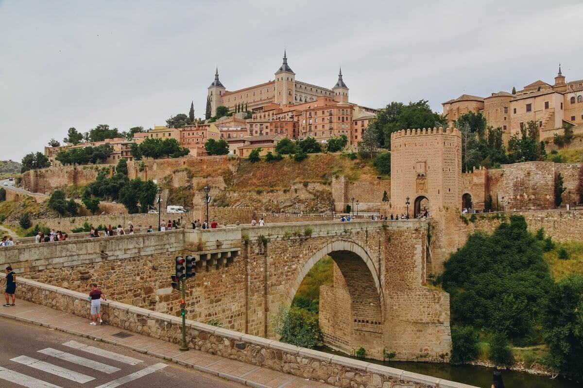 things to do in Toledo Spain - Puente de Alcantara