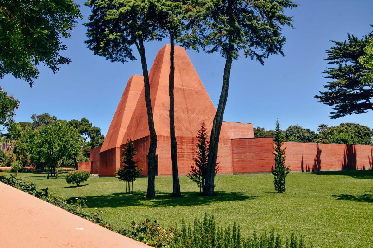 things to do in Cascais for art lovers - Casa das Histórias Paula Rego
