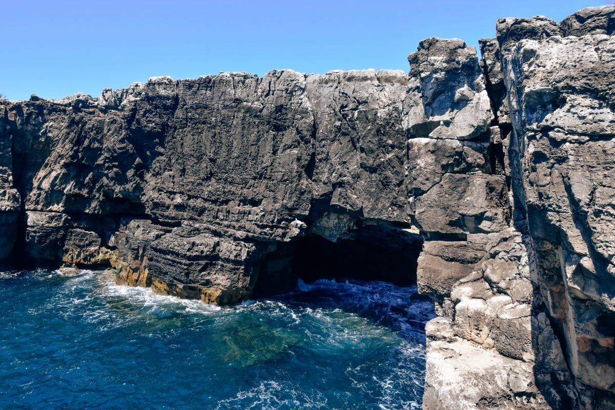 things to do in Cascais - Boca do Inferno