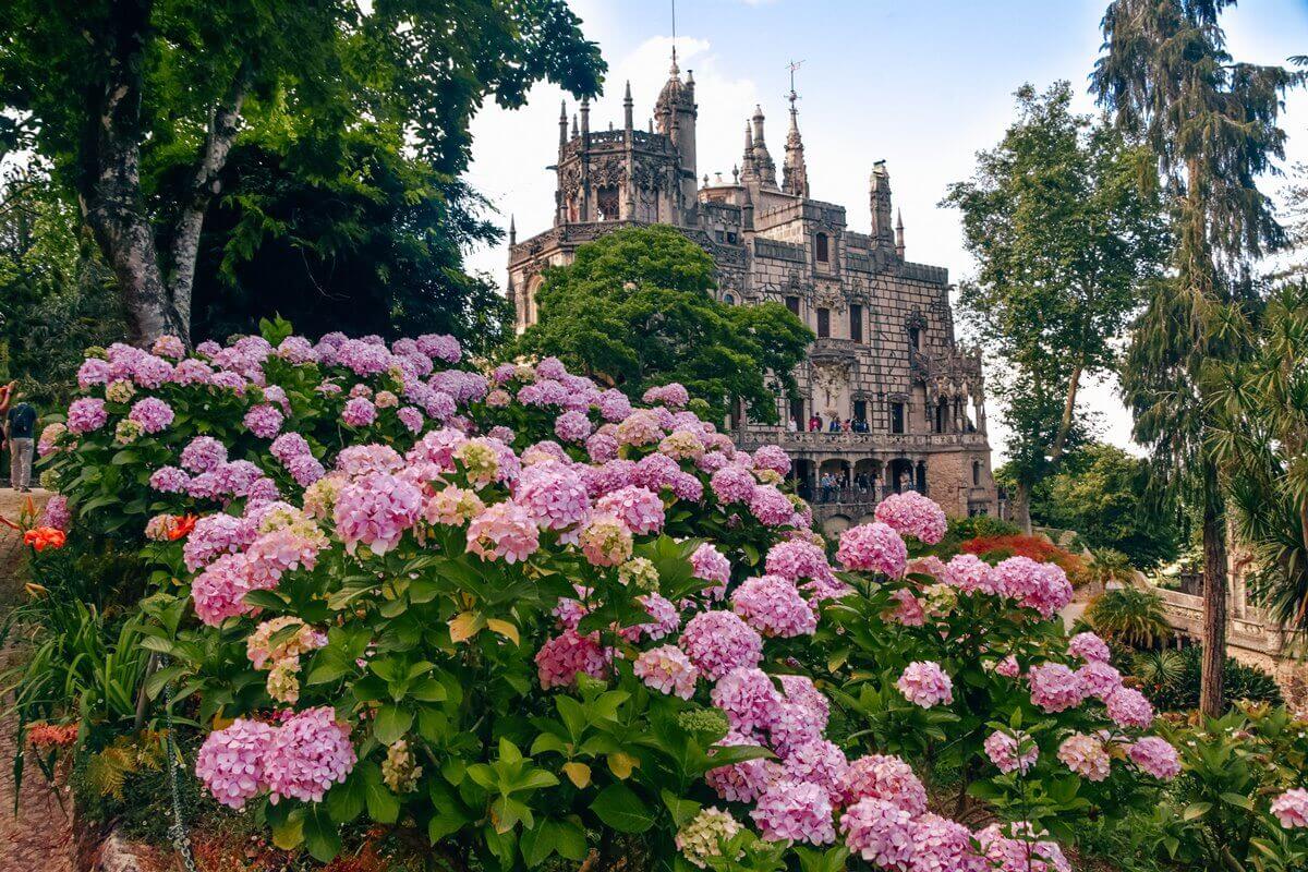 things to do in Sintra in Portugal: The Quinta da Regaleira is one of the most beautiful palaces in Sintra in Portugal and it is also a UNESCO World Heritage site. It is famous for its unique architecture and mystic symbology. Because of that, visiting the Quinta da Regaleira is one of the top things to do in Sintra in Portugal.