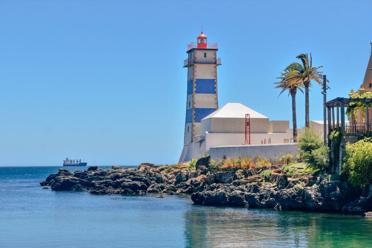 things to do in Cascais - Santa Maria lighthouse