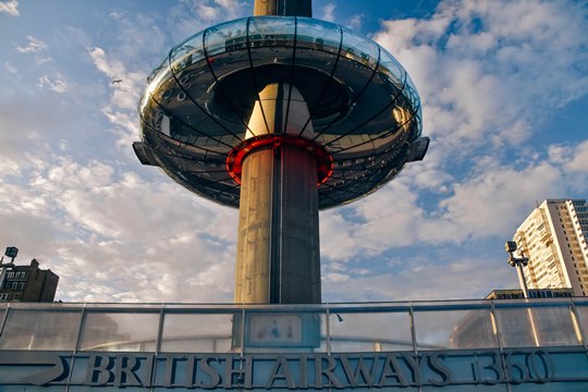 attractions in Brighton: The British Airways i360 deserves to be on the list of the best places to visit in Brighton because it is one of the main tourist attractions in Brighton. Moreover, the British Airways i360 has become the world’s tallest moving observation tower and it is home to the highest bar on the South Coast.