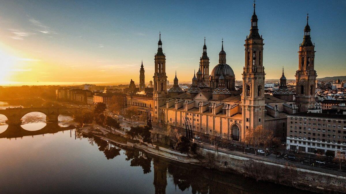 12 treasures of Spain - Basilica of Our Lady of the Pillar, Zaragoza