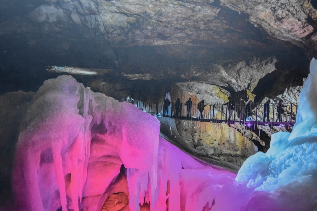 things to do in Hallstatt - Dachstein ice cave