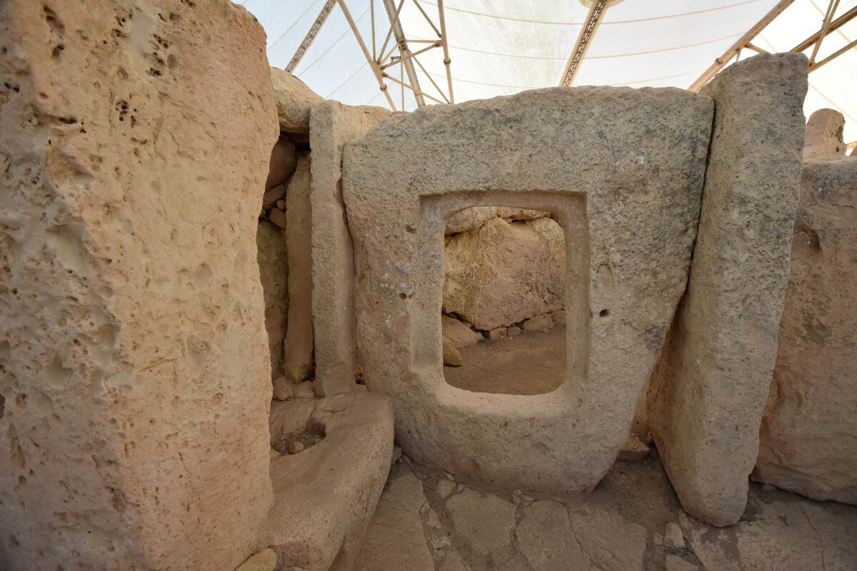 Megalithic Malta - Hagar Qim, Porthole’ doorway