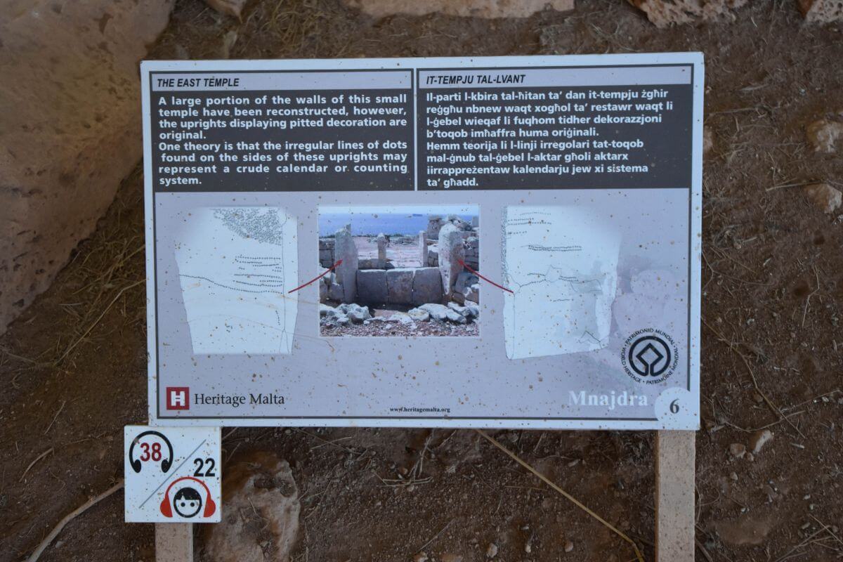 Mnajdra - calendar stone