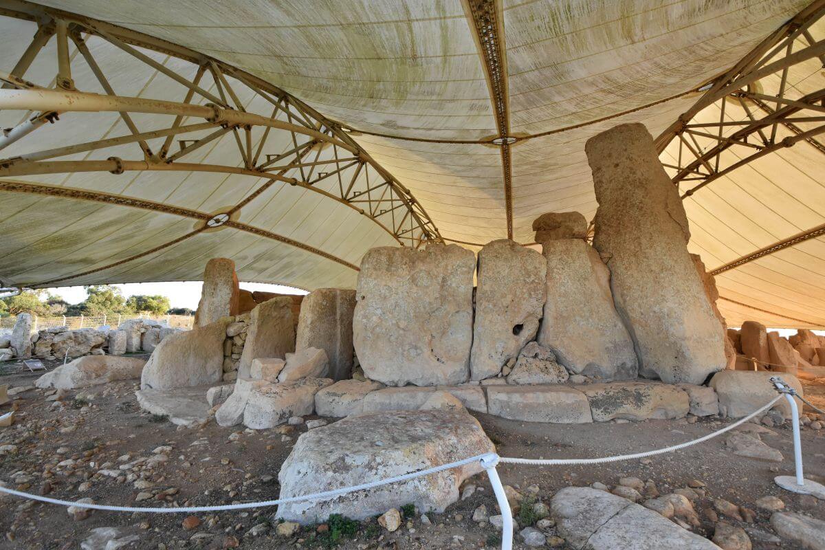 who built megalithic temples of Malta