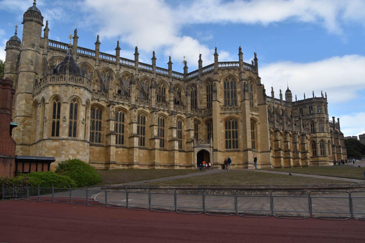 facts about Windsor Castle - A Chapel where Kings and Queens rest