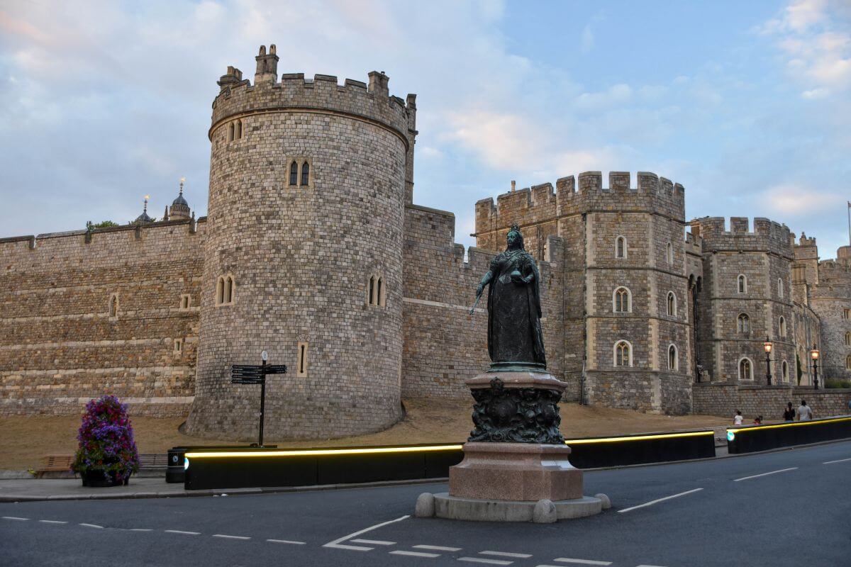 facts about Windsor Castle - Ghosts of Kings and Queens