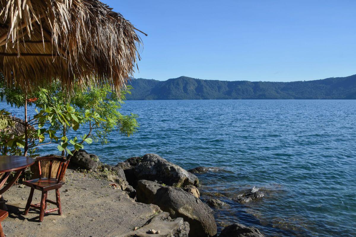 Apoyo Lagoon Nicaragua - A day trip or stay longer?