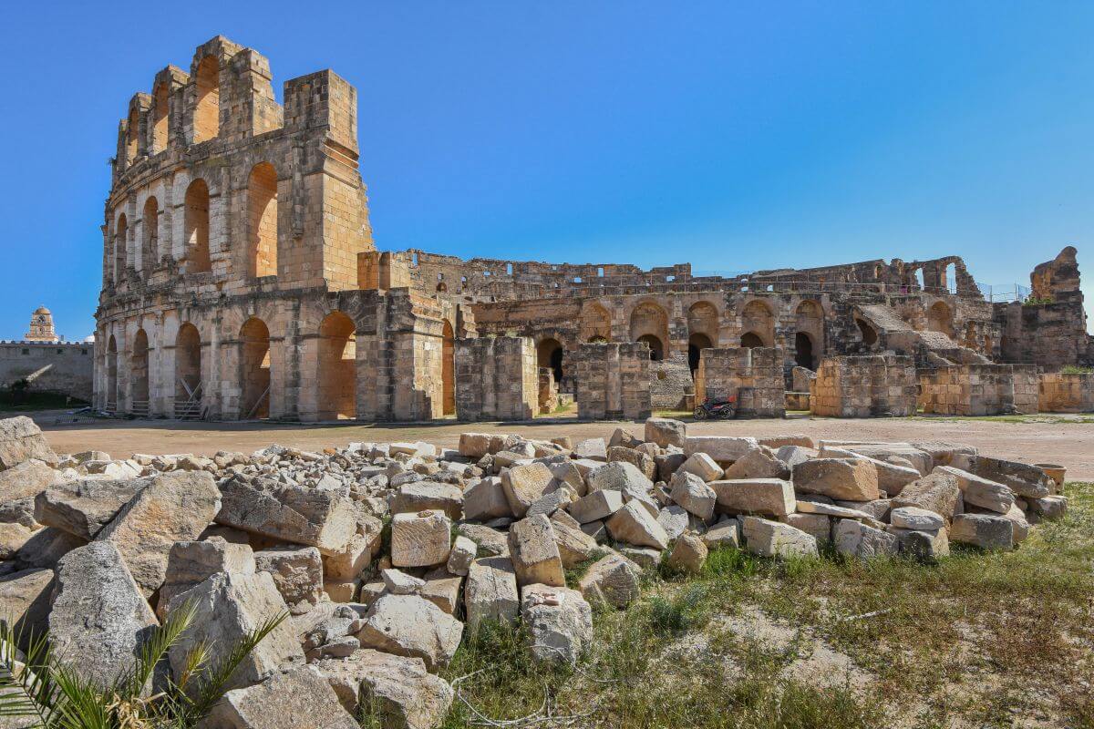 El Jem - colosseum's history and destruction