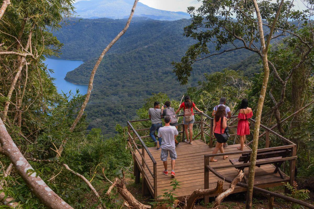 Apoyo Lagoon Nicaragua - hiking trails