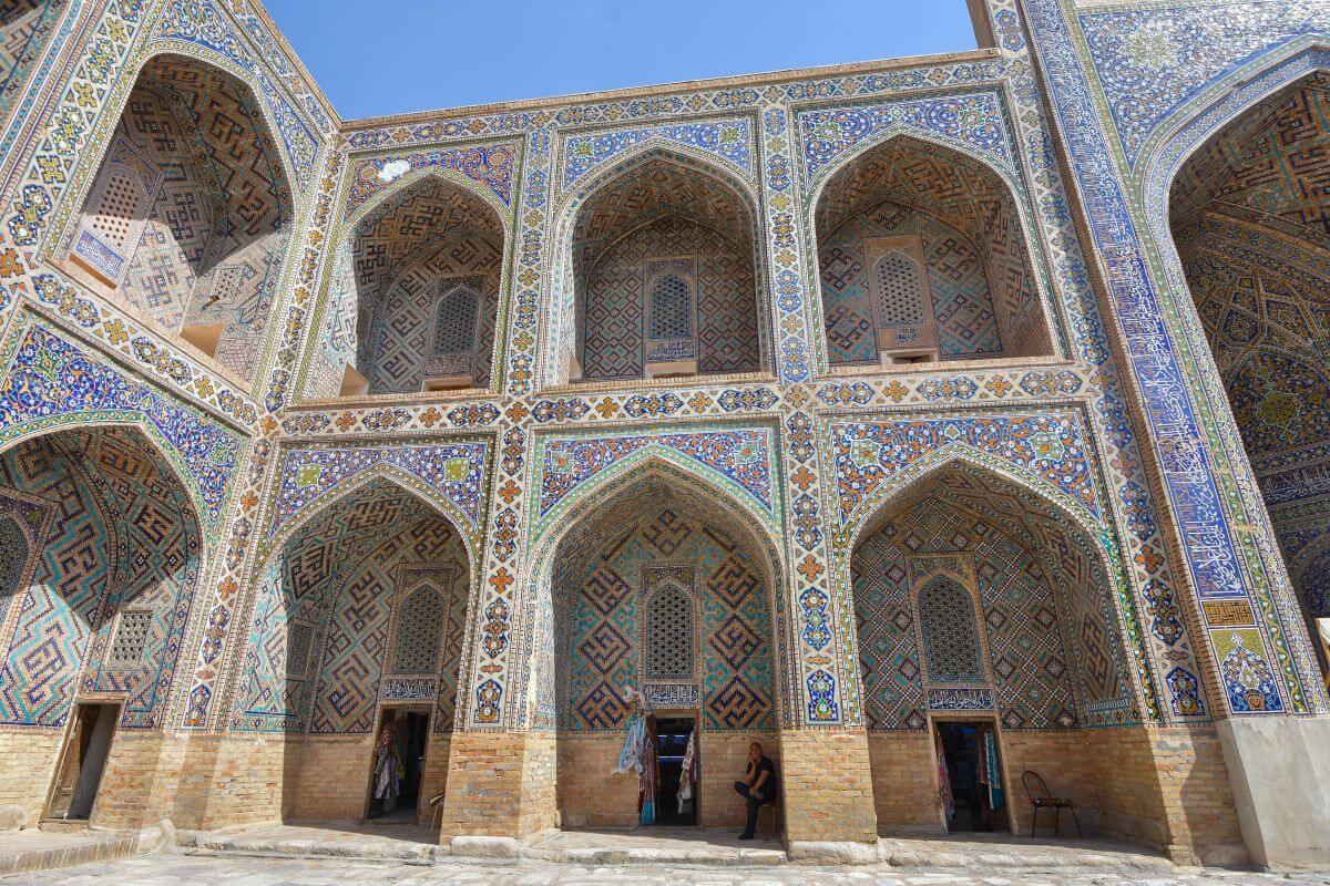 Registan Samarkand - Student rooms and their function today