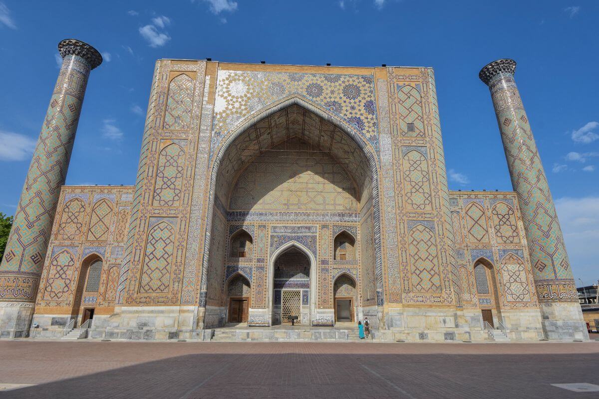 Registan Square Samarkand - Can you climb the minaret?