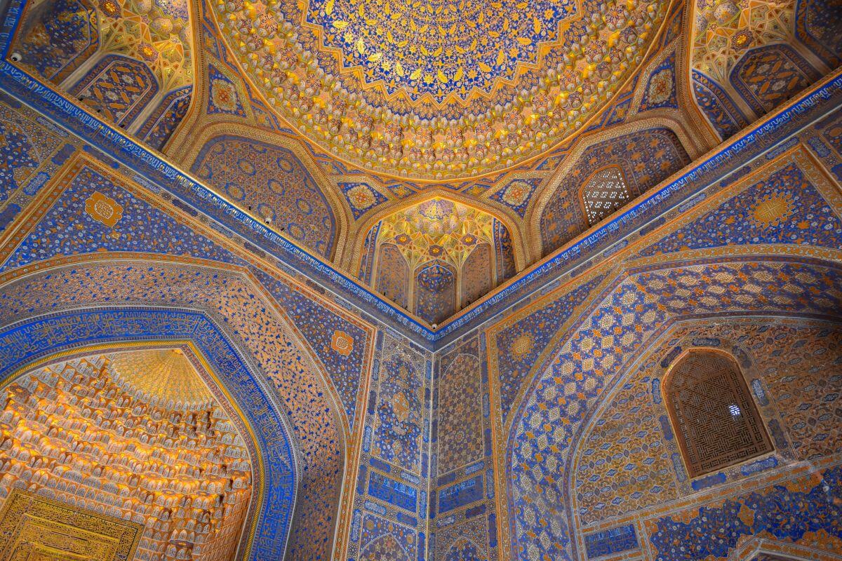 Tilla-Kori Madrasa covered in real gold