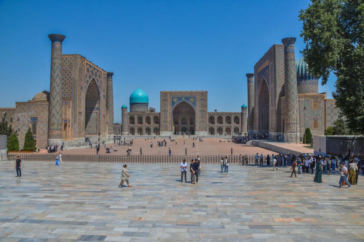 Registan Square Samarkand - visual tricks
