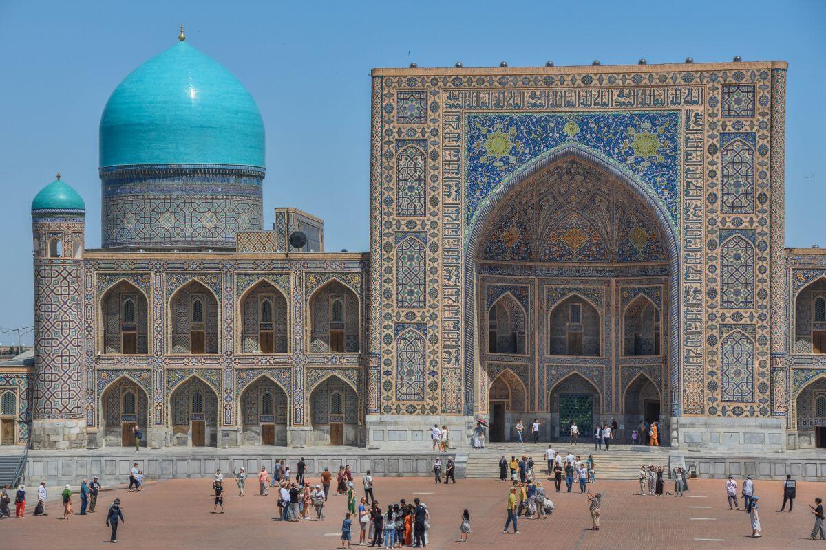 Tilla-Kori Madrasa - masterpiece of Timurid architecture