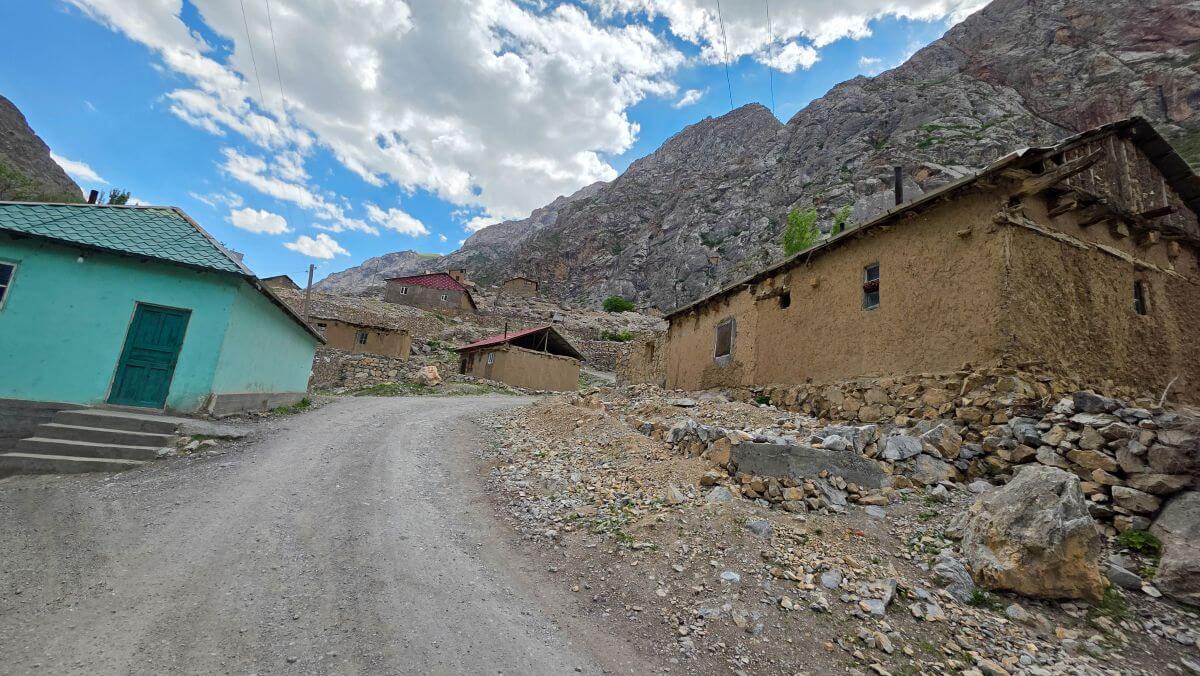 villages between the lakes