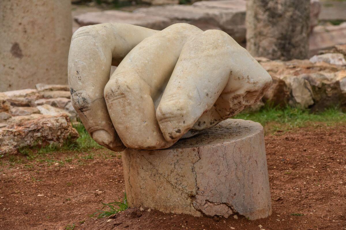 Giant hand of Hercules