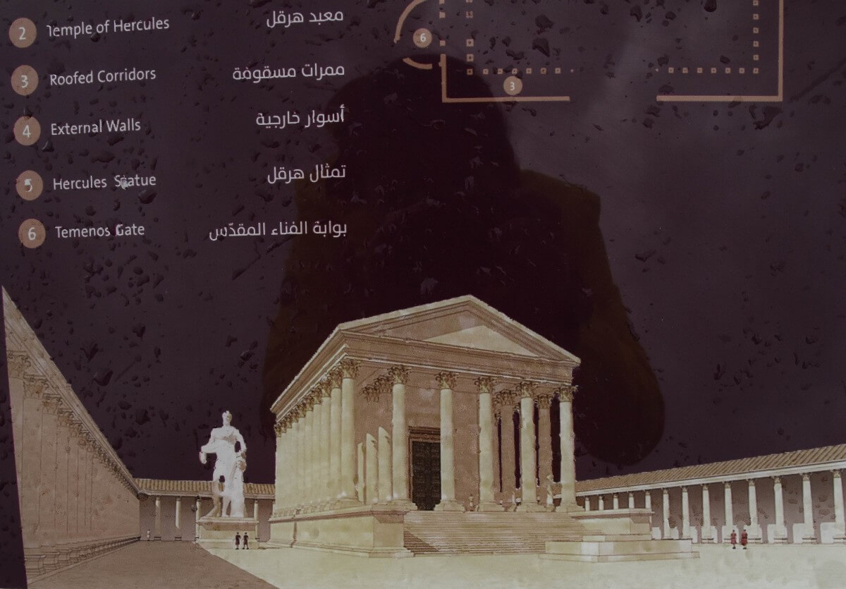 Statue of Hercules with a temple - reconstruction