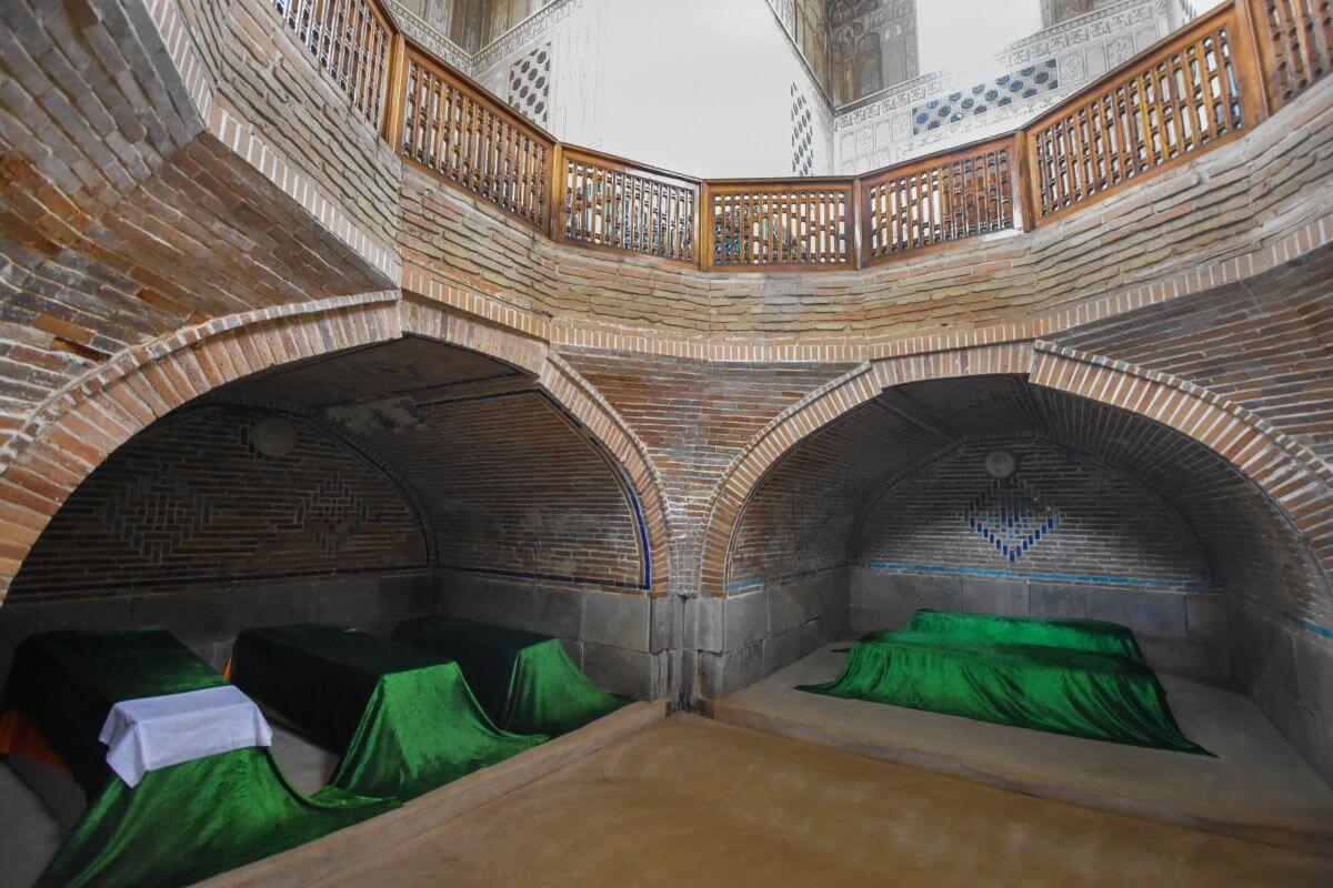 Bibi-Khanym Mausoleum tombs