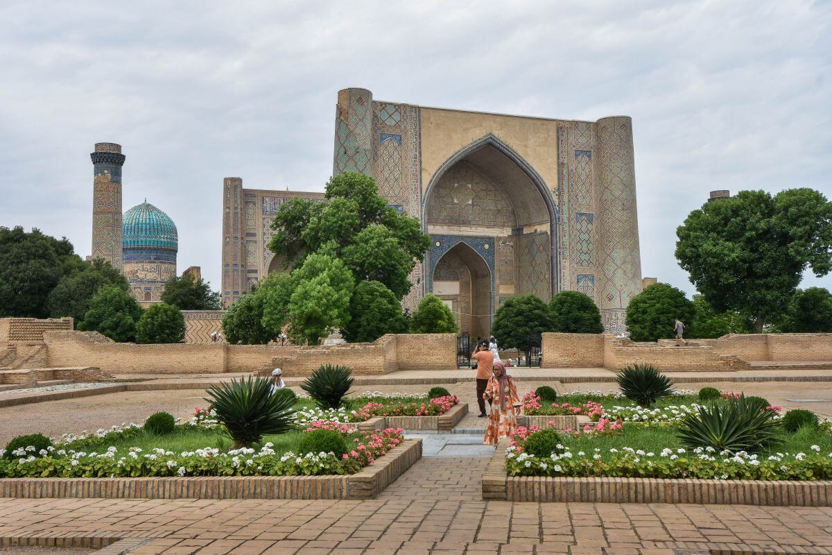 things to do in Samarkand - Bibi-Khanym Mosque