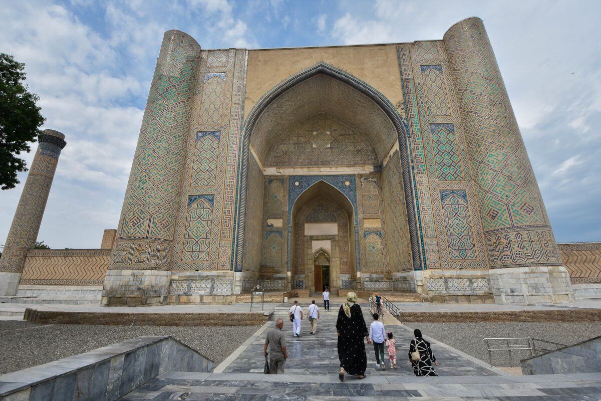 best things to do in Samarkand -Bibi Khanym mosque