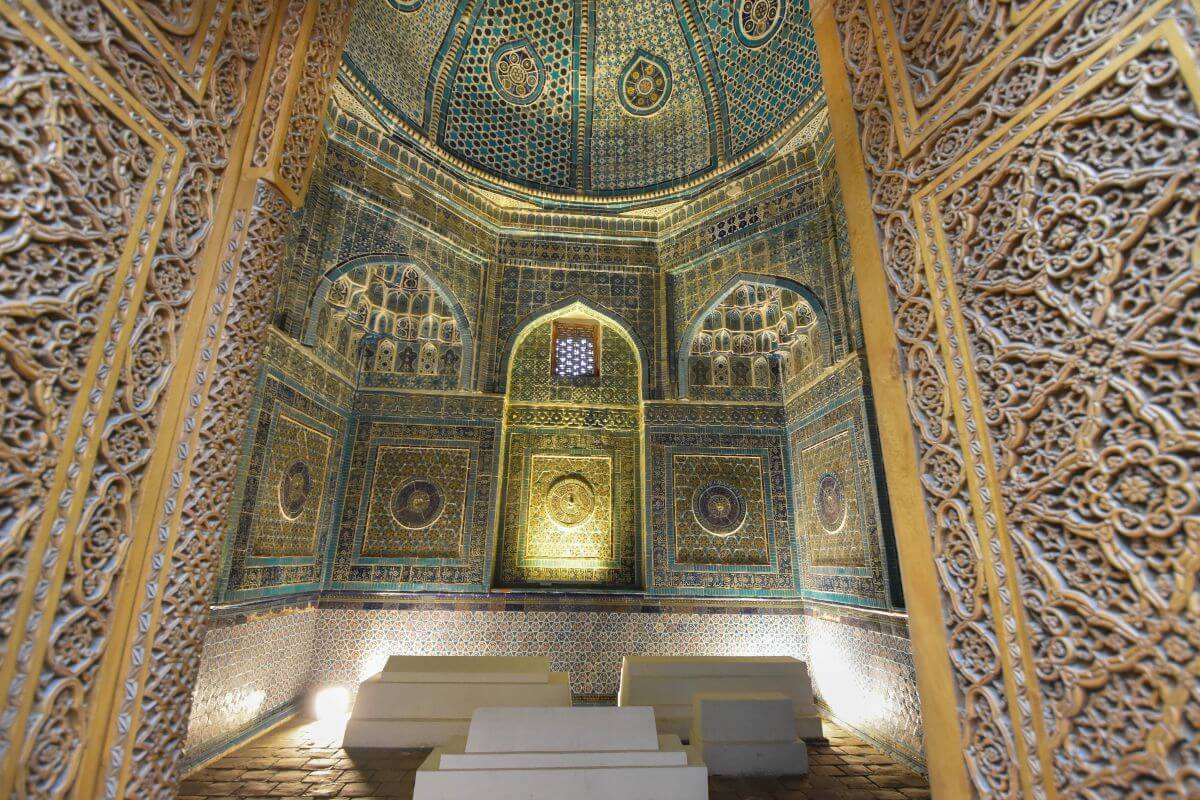 best things to do in Samarkand - Shah-i-Zinda necropolis