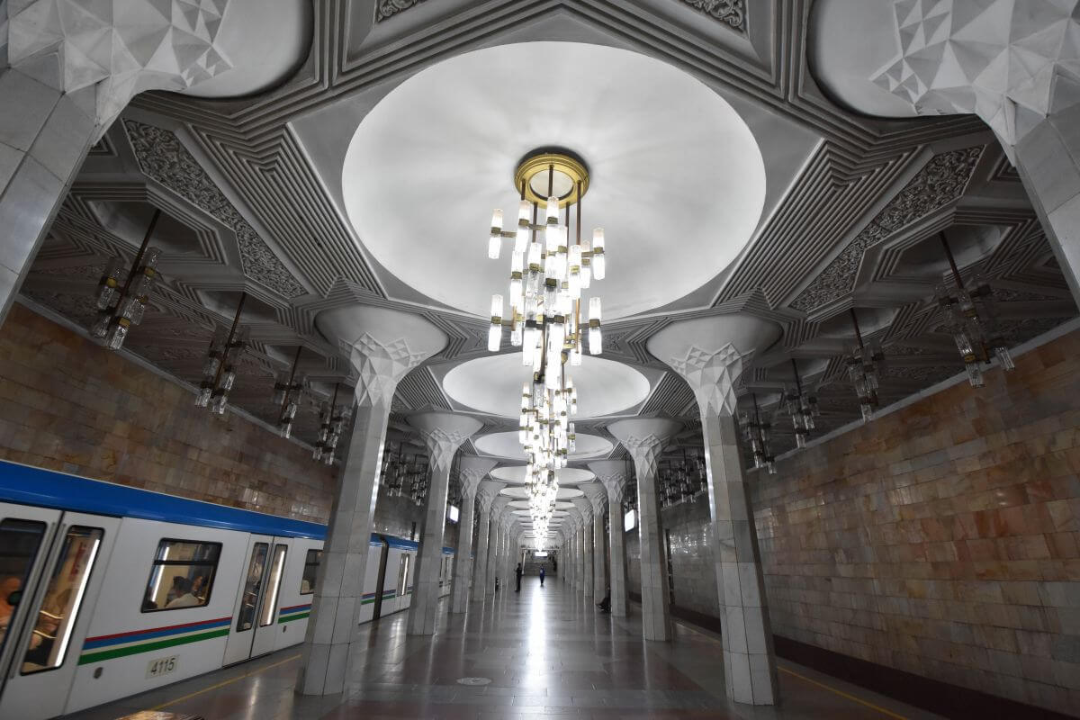 Tashkent Metro - Mustaqillik Maydoni