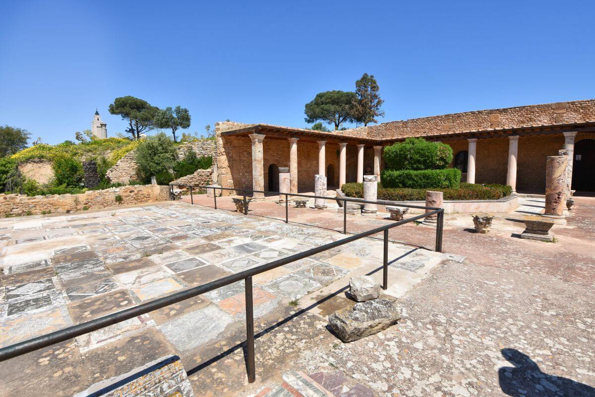 Roman villas - missing upper floors