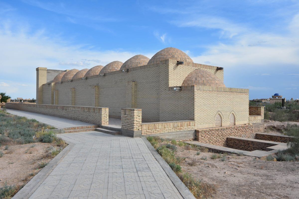 Nukus day trip - Mizdakhan